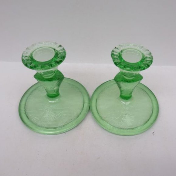 Jeannette Depression Glass Green FLORAL POINSETTIA 4 Inch Candle Holders, Pair - Picture 4 of 4